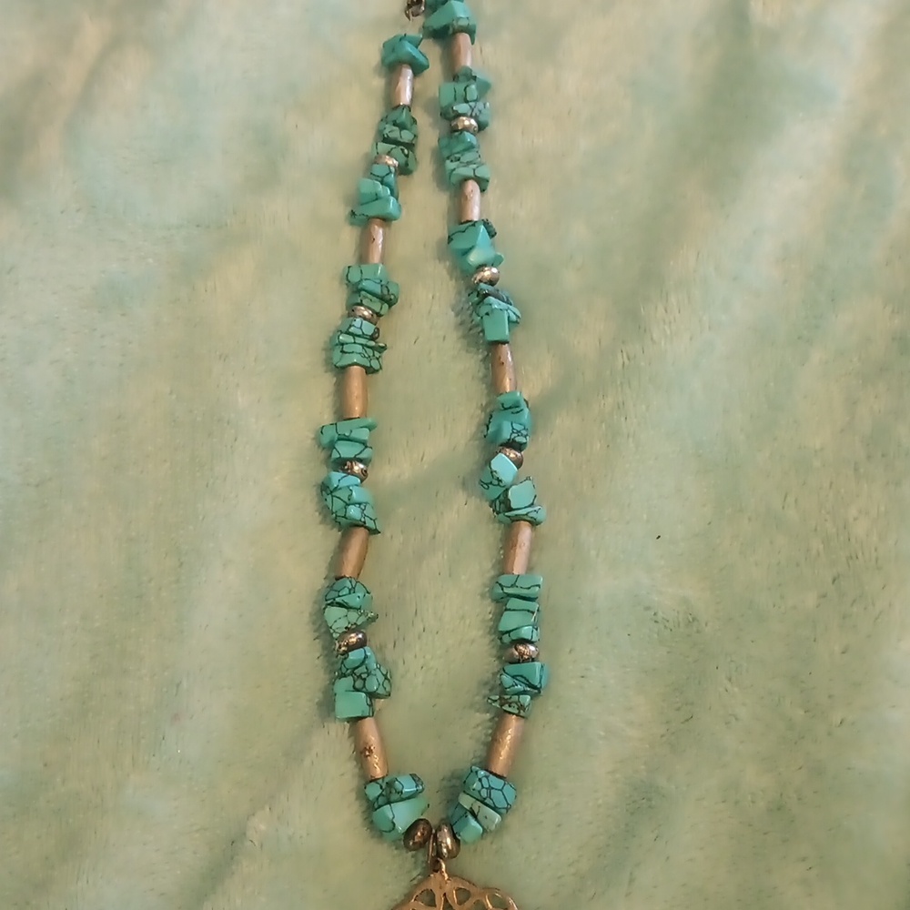 Turquoise chip necklace silvertone 14 inch with a extender - Picture 3 of 4